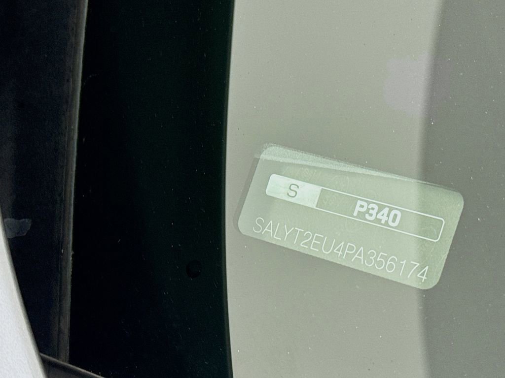 Used 2023 Land Rover Range Rover Velar R-Dynamic S image 35