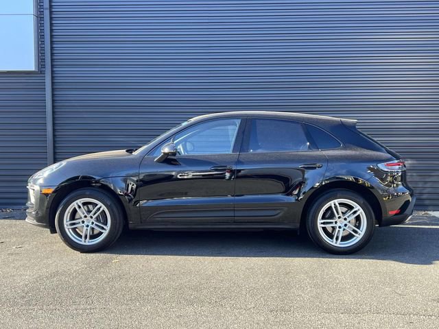 Certified 2023 Porsche Macan AWD/4WD image 2