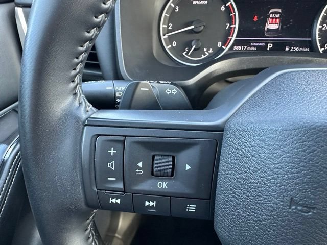 Used 2025 Nissan Rogue SV FWD image 11