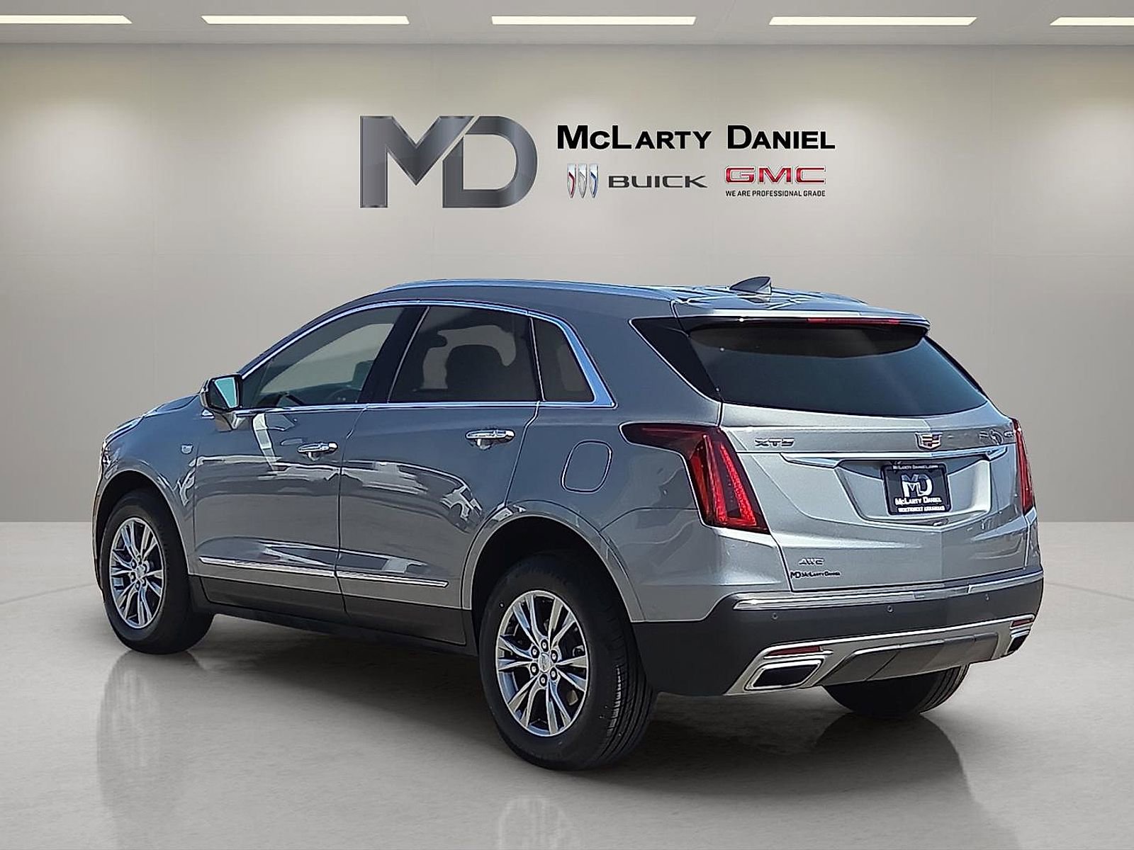 Certified 2023 Cadillac XT5 Premium Luxury image 4