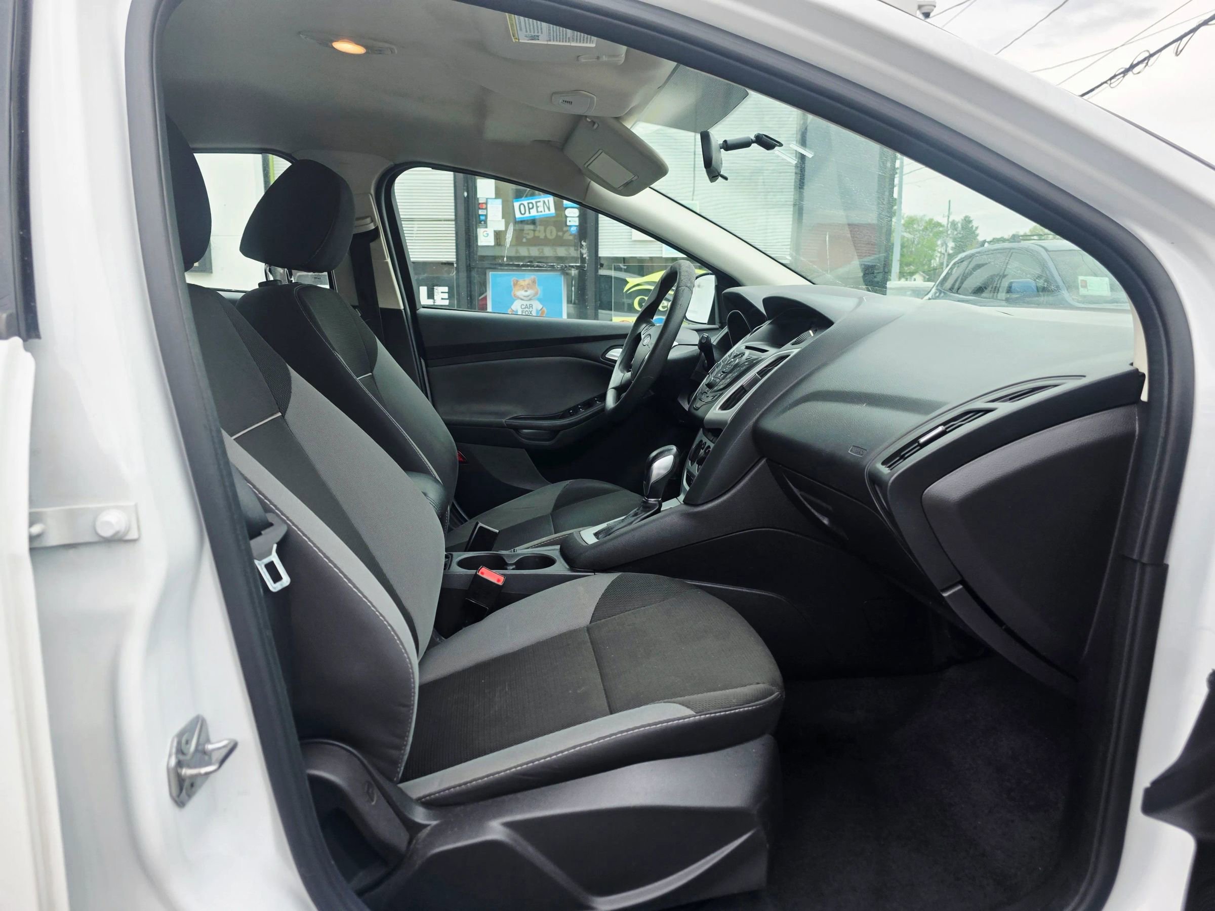 Used 2014 Ford Focus SE FWD image 13