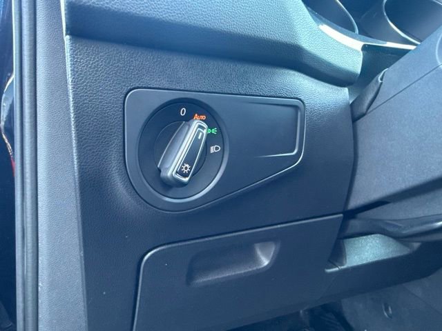 Used 2019 Volkswagen Tiguan SE image 36