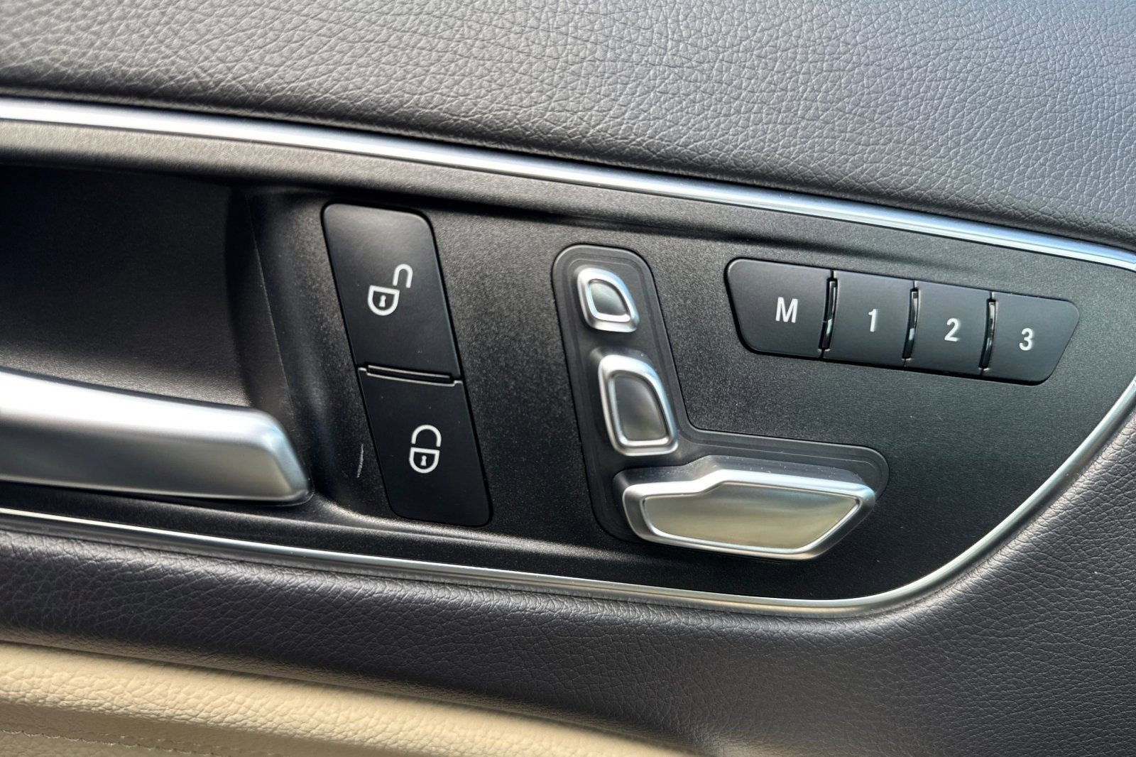 Certified 2018 Mercedes-Benz GLA 250 4MATIC image 22