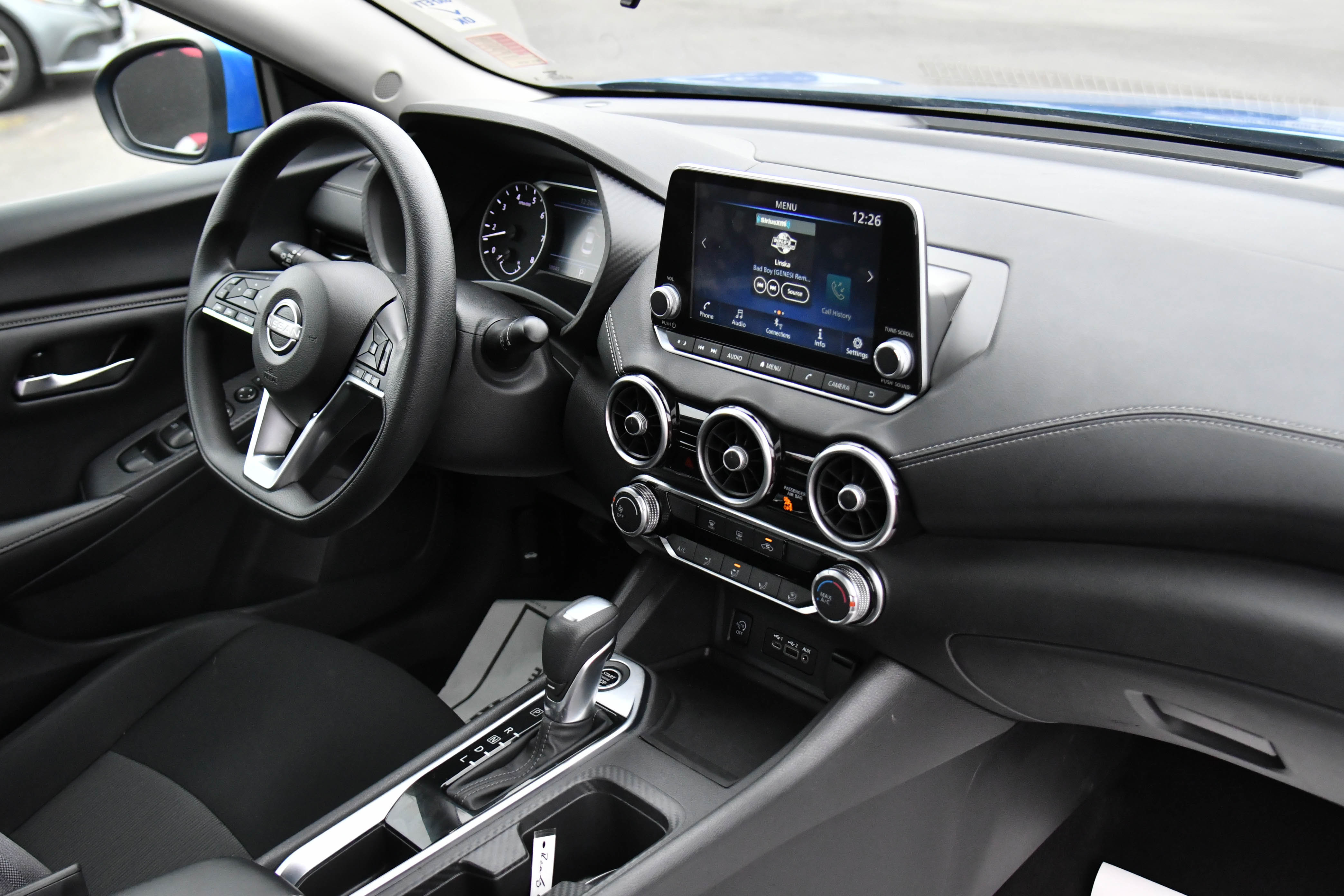 Used 2024 Nissan Sentra SV image 39