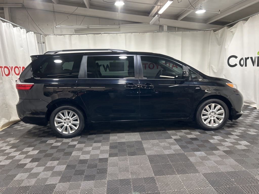 Used 2017 Toyota Sienna LE image 10