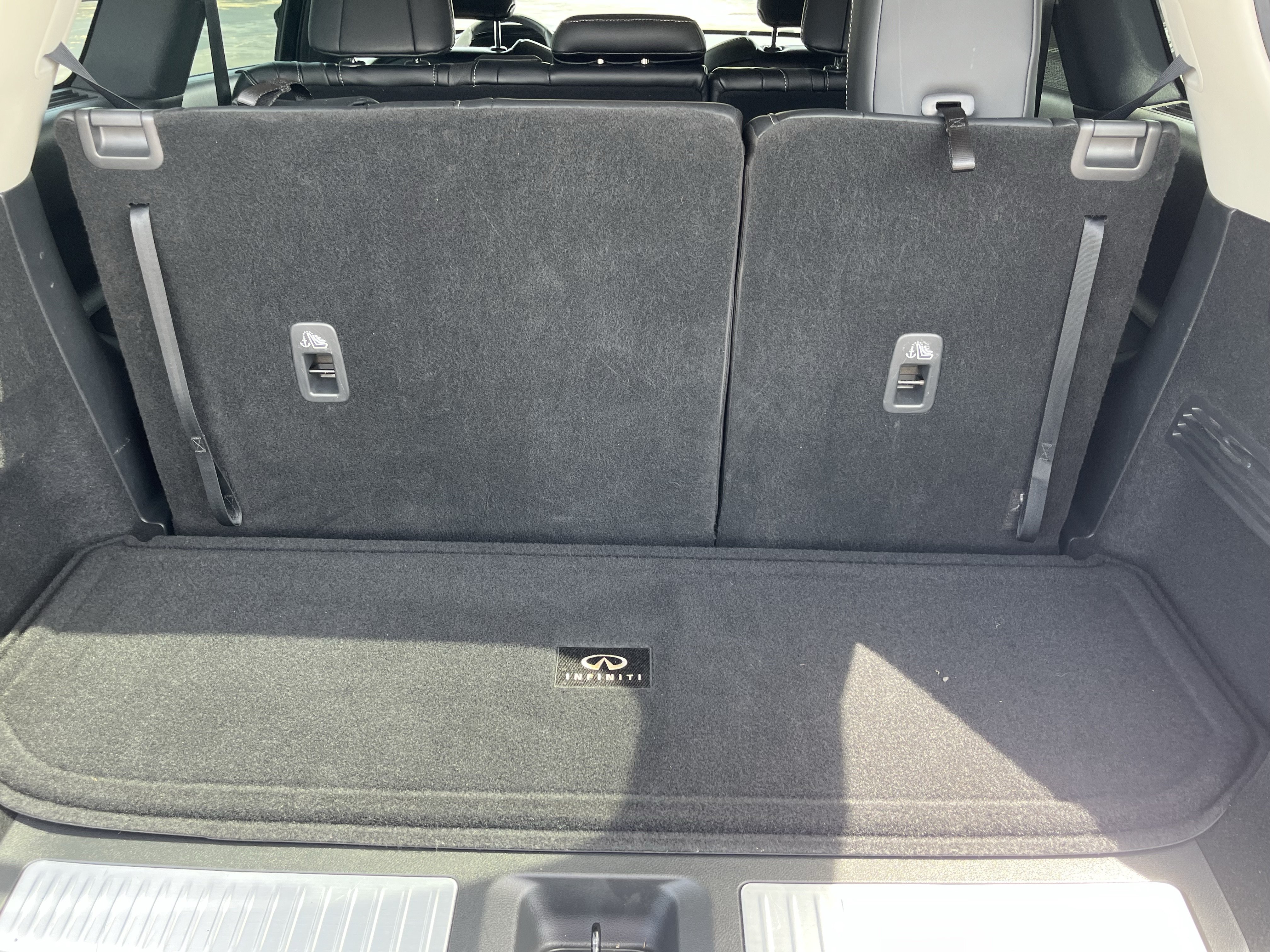 Used 2023 INFINITI QX60 Luxe w/ Cargo Package FWD image 12