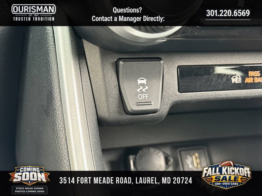 Used 2025 Toyota RAV4 LE AWD/4WD image 25