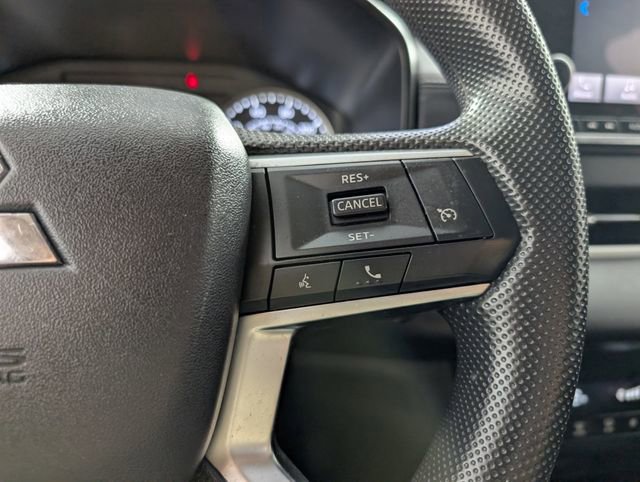 Used 2024 Mitsubishi Outlander ES image 23