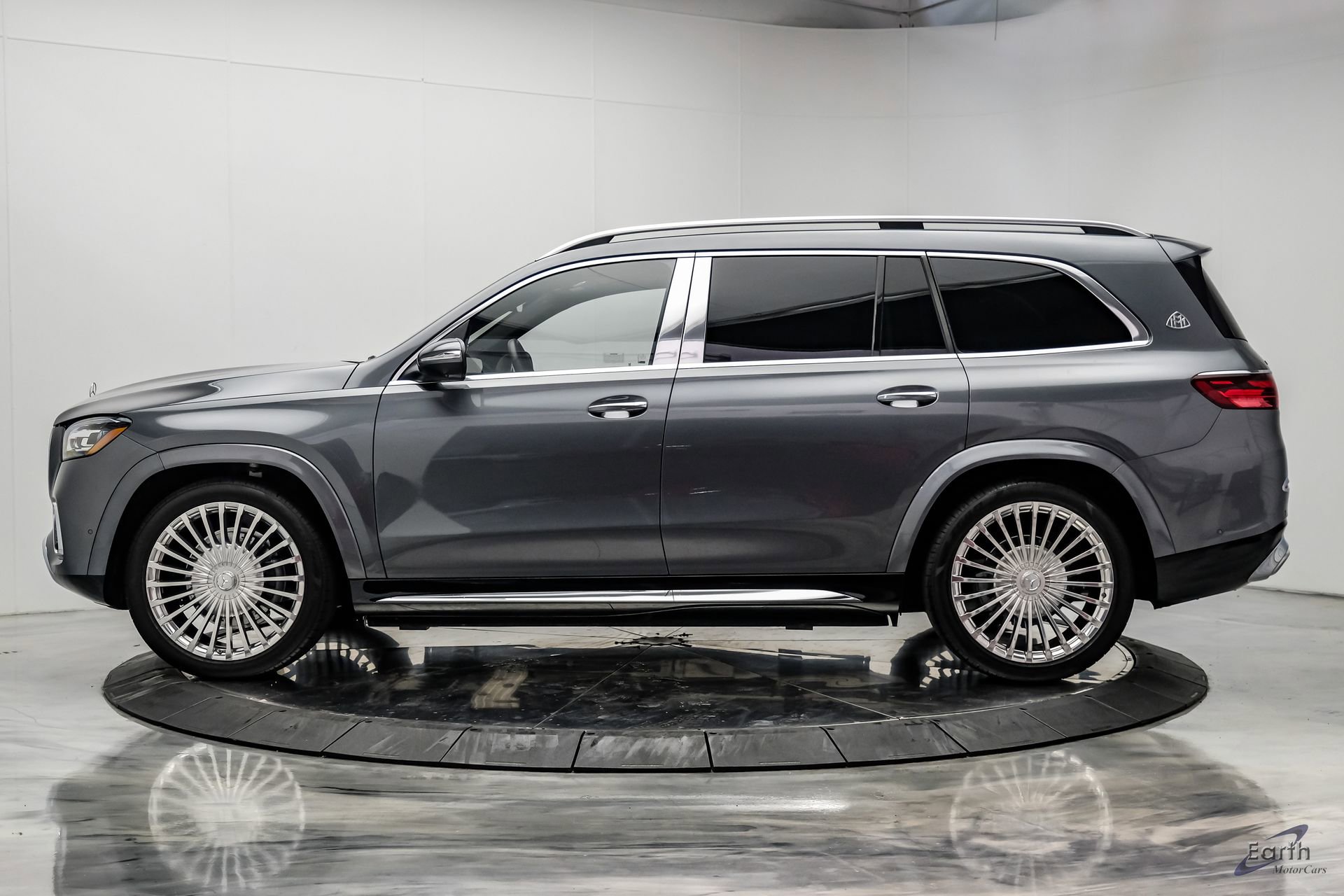 Used 2024 Mercedes-Benz Maybach GLS 600 4MATIC image 8