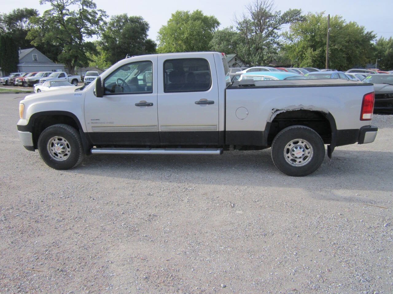 Used 2008 GMC Sierra 2500 SLE w/ SLE1 Preferred Package AWD/4WD image 4