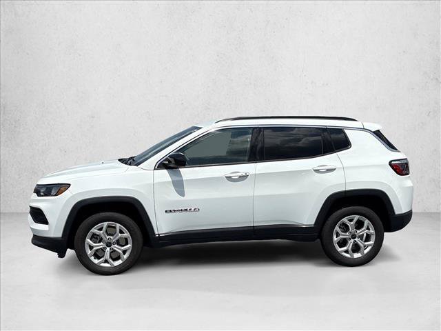 Used 2025 Jeep Compass Latitude AWD/4WD image 8