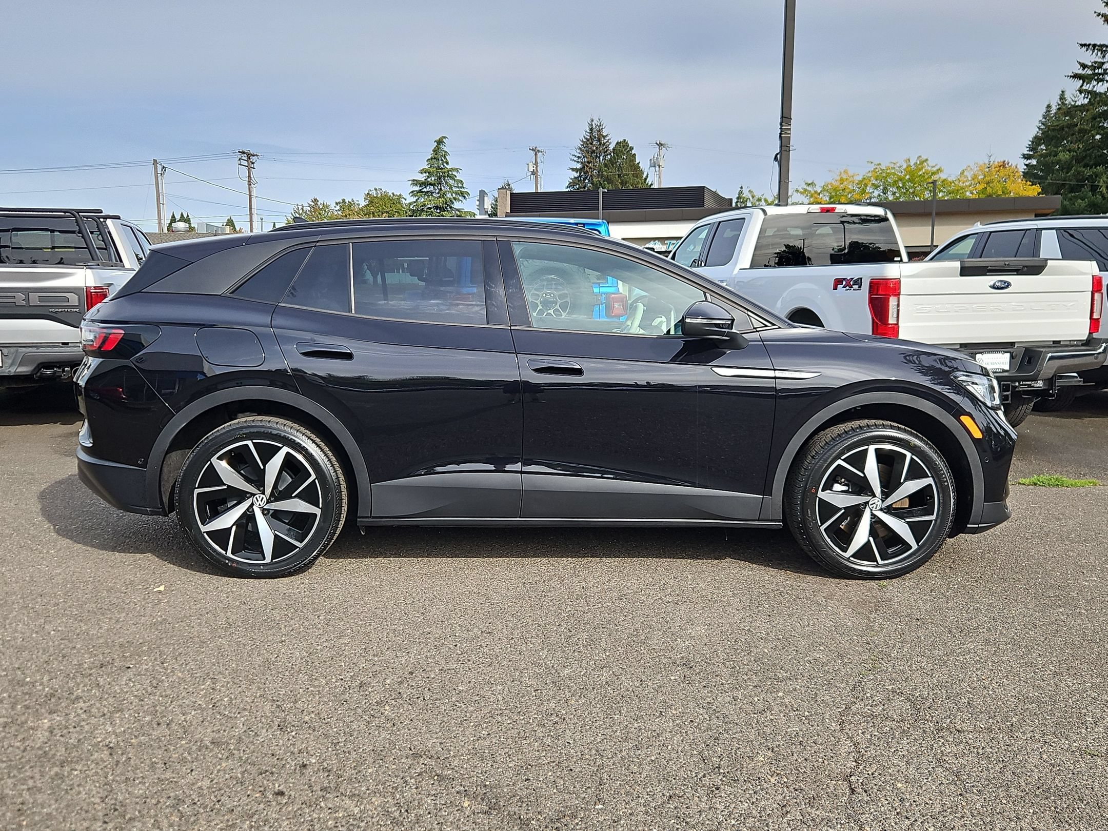 Used 2023 Volkswagen ID.4 Pro S AWD/4WD image 6