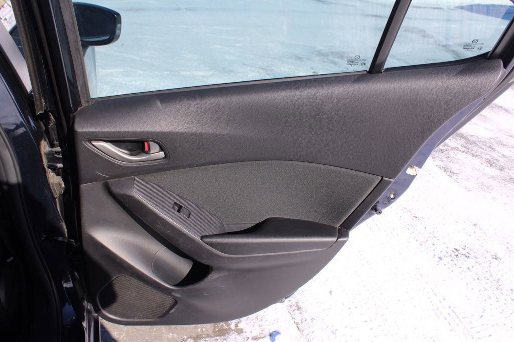 Used 2015 MAZDA MAZDA3 i Touring w/ Technology Package image 23