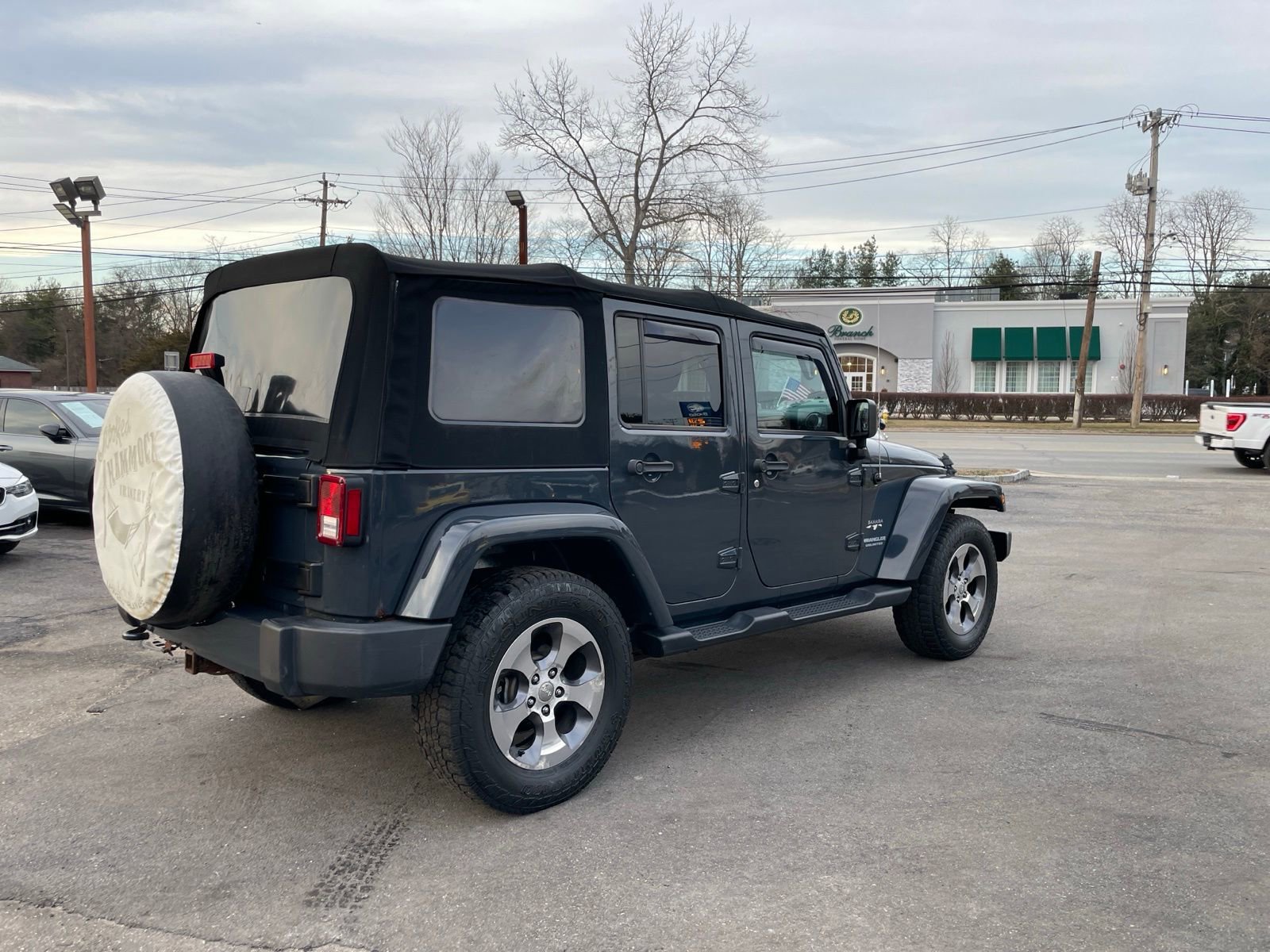 Used 2017 Jeep Wrangler Unlimited Sahara w/ Connectivity Group image 24