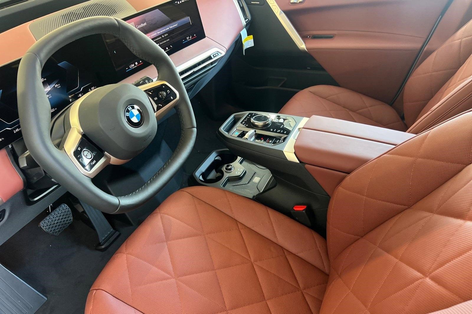 New 2026 BMW iX xDrive60 AWD/4WD image 4