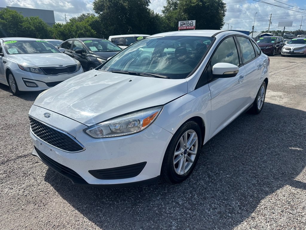 Used 2017 Ford Focus SE FWD image 3