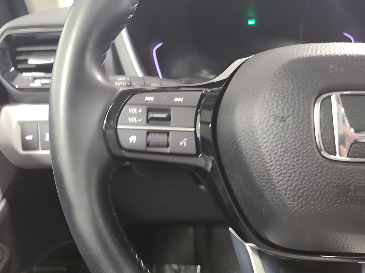 Used 2024 Honda Pilot Touring image 27