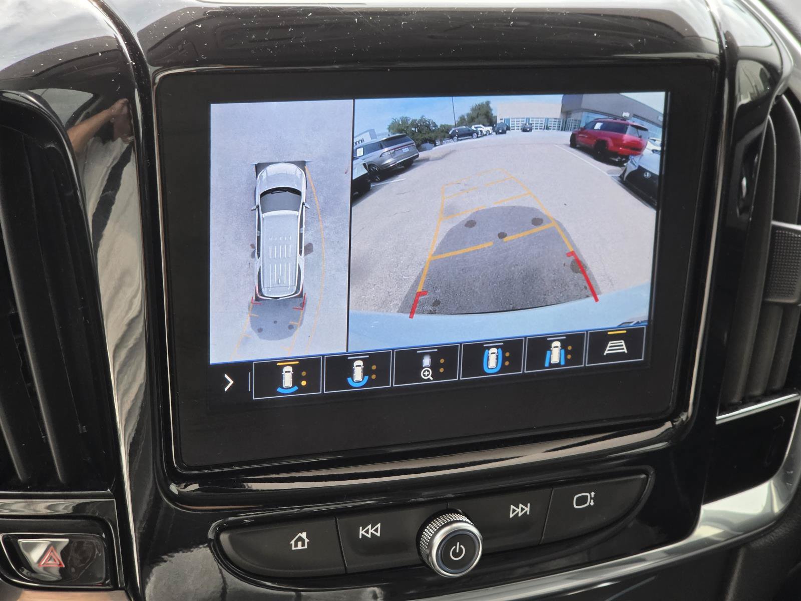 Used 2020 Chevrolet Traverse RS FWD image 26