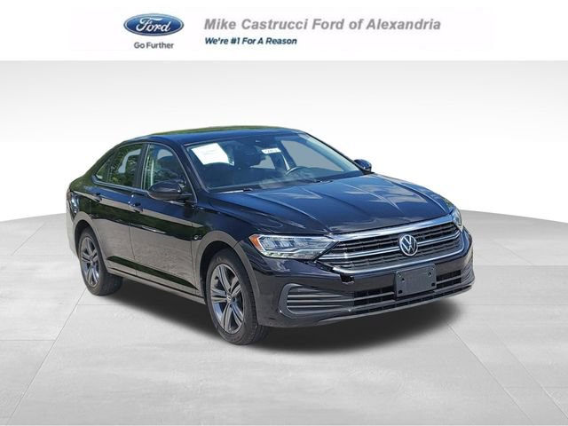 Used 2023 Volkswagen Jetta SE w/ Panoramic Sunroof Package FWD image 1