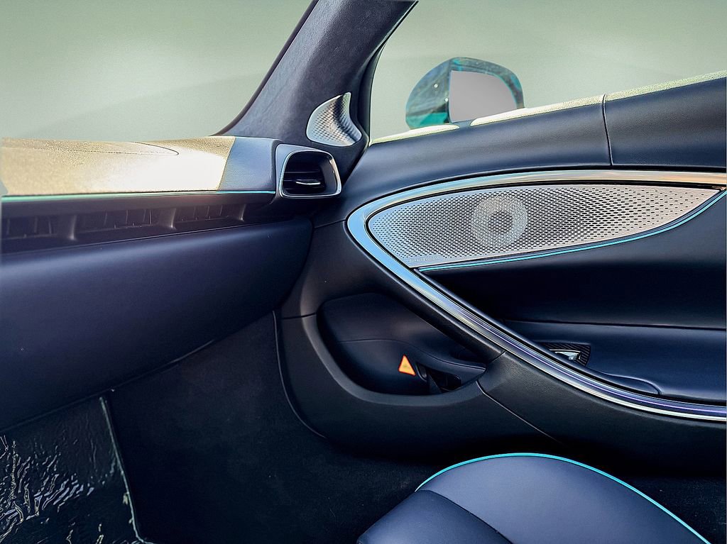 Used 2025 McLaren Artura Spider image 28