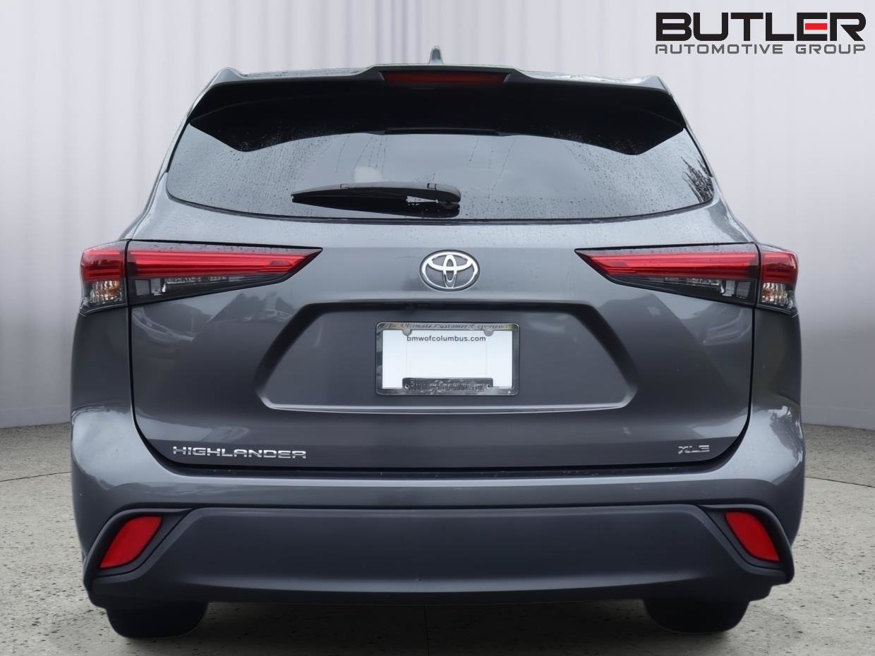 Used 2023 Toyota Highlander XLE FWD image 5