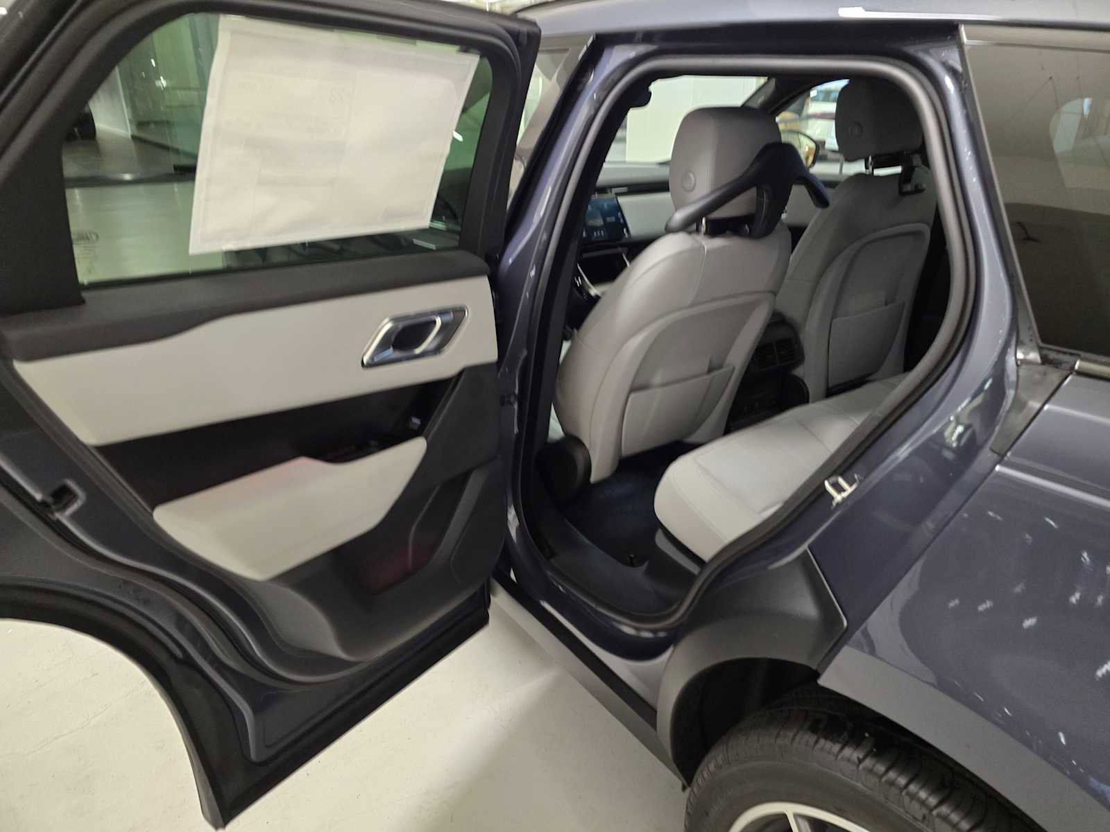 New 2026 Land Rover Range Rover Velar Dynamic SE image 17