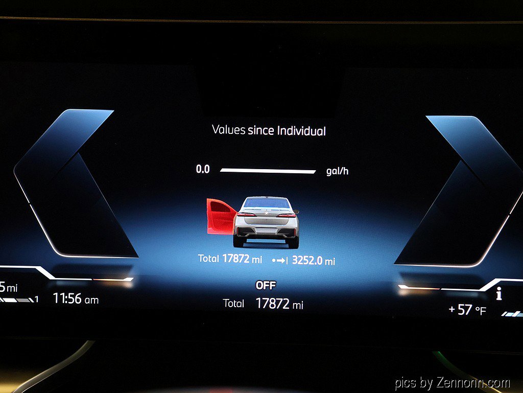 Certified 2024 BMW 760i xDrive w/ Premium Package 2 image 17