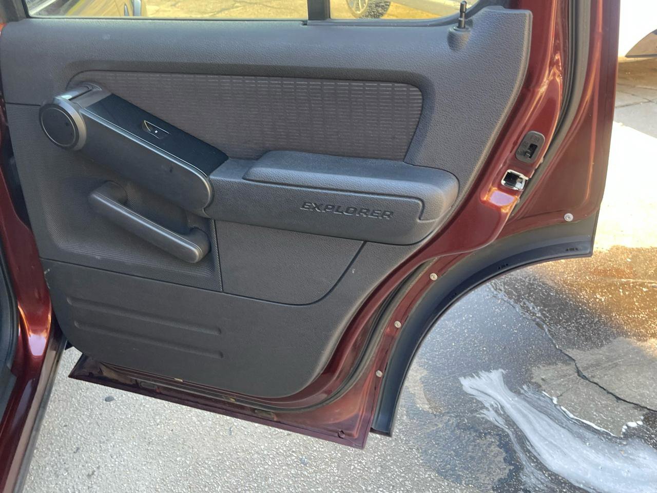 Used 2010 Ford Explorer XLT AWD/4WD image 16