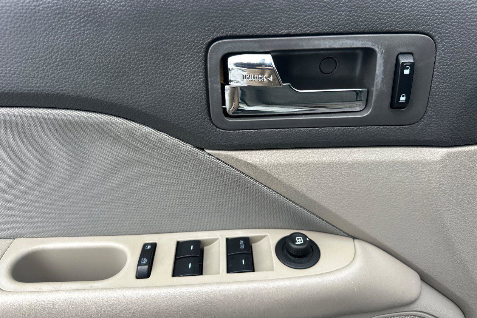 Used 2011 Ford Fusion SE w/ 201A Rapid Spec Order Code image 12