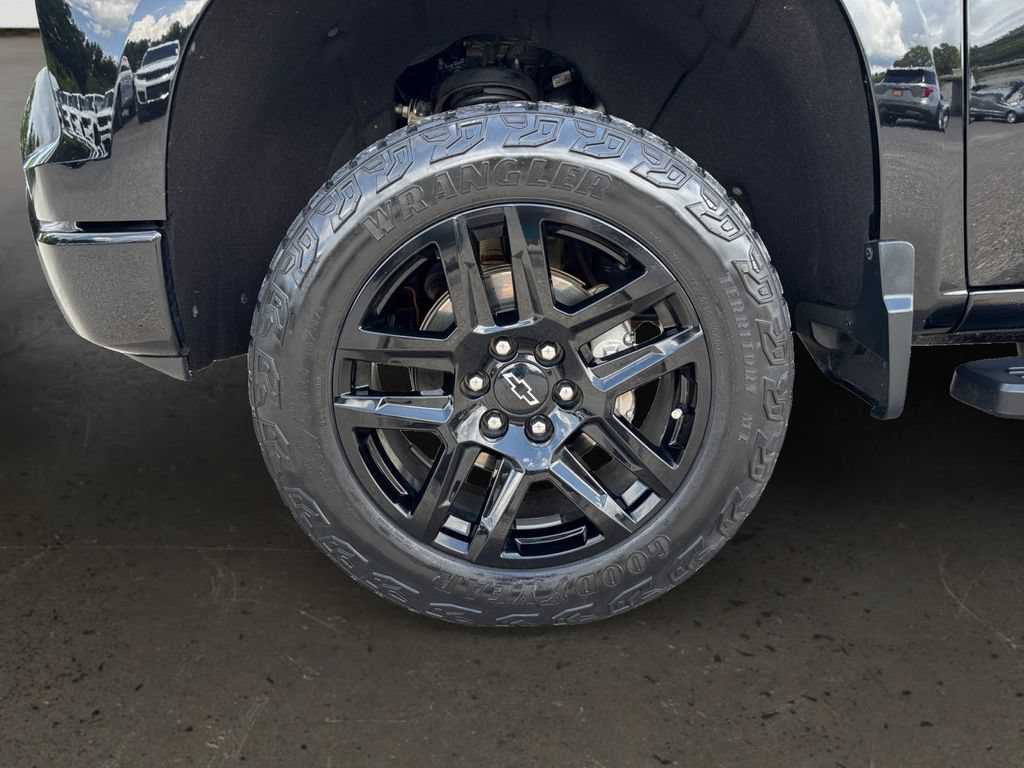 Used 2022 Chevrolet Silverado 1500 Custom Trail Boss w/ LPO, Dark Essentials Package AWD/4WD image 10