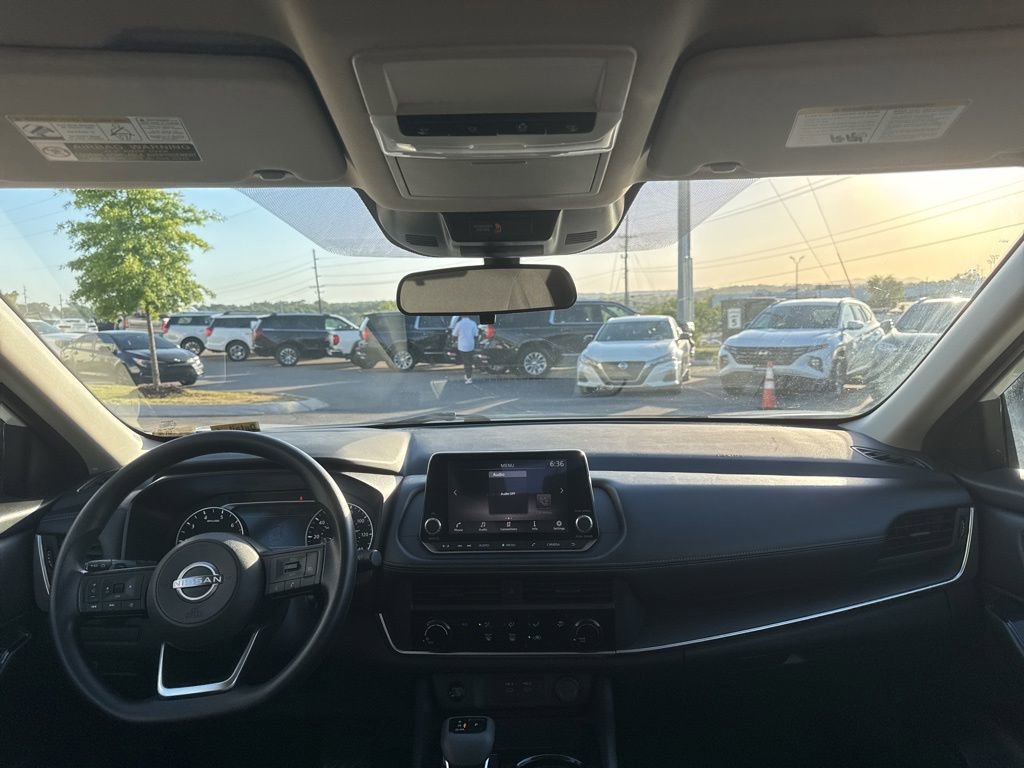 Used 2024 Nissan Rogue S AWD/4WD image 19