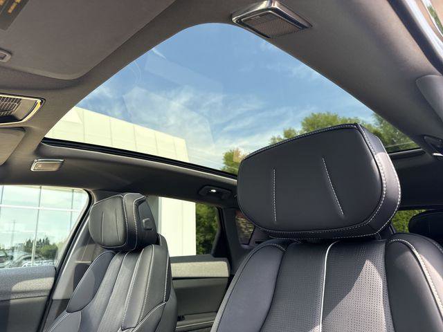 New 2025 Cadillac Optiq Luxury 2 w/ LPO, Floor Liner Package AWD/4WD image 17