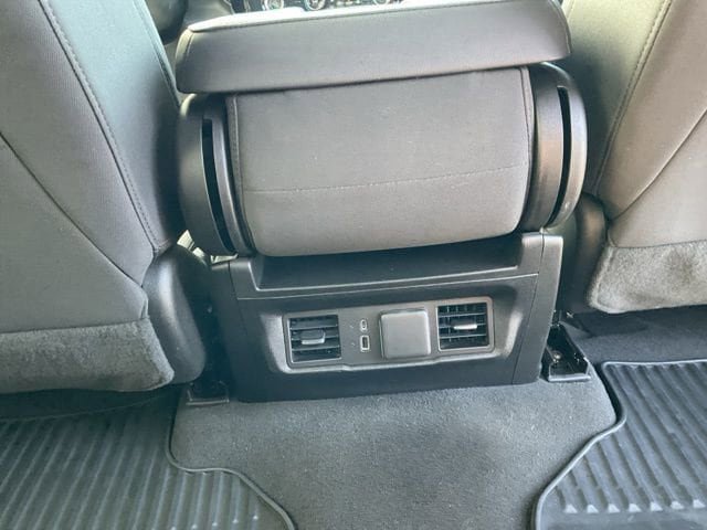 Used 2023 Chevrolet Silverado 1500 LT AWD/4WD image 18