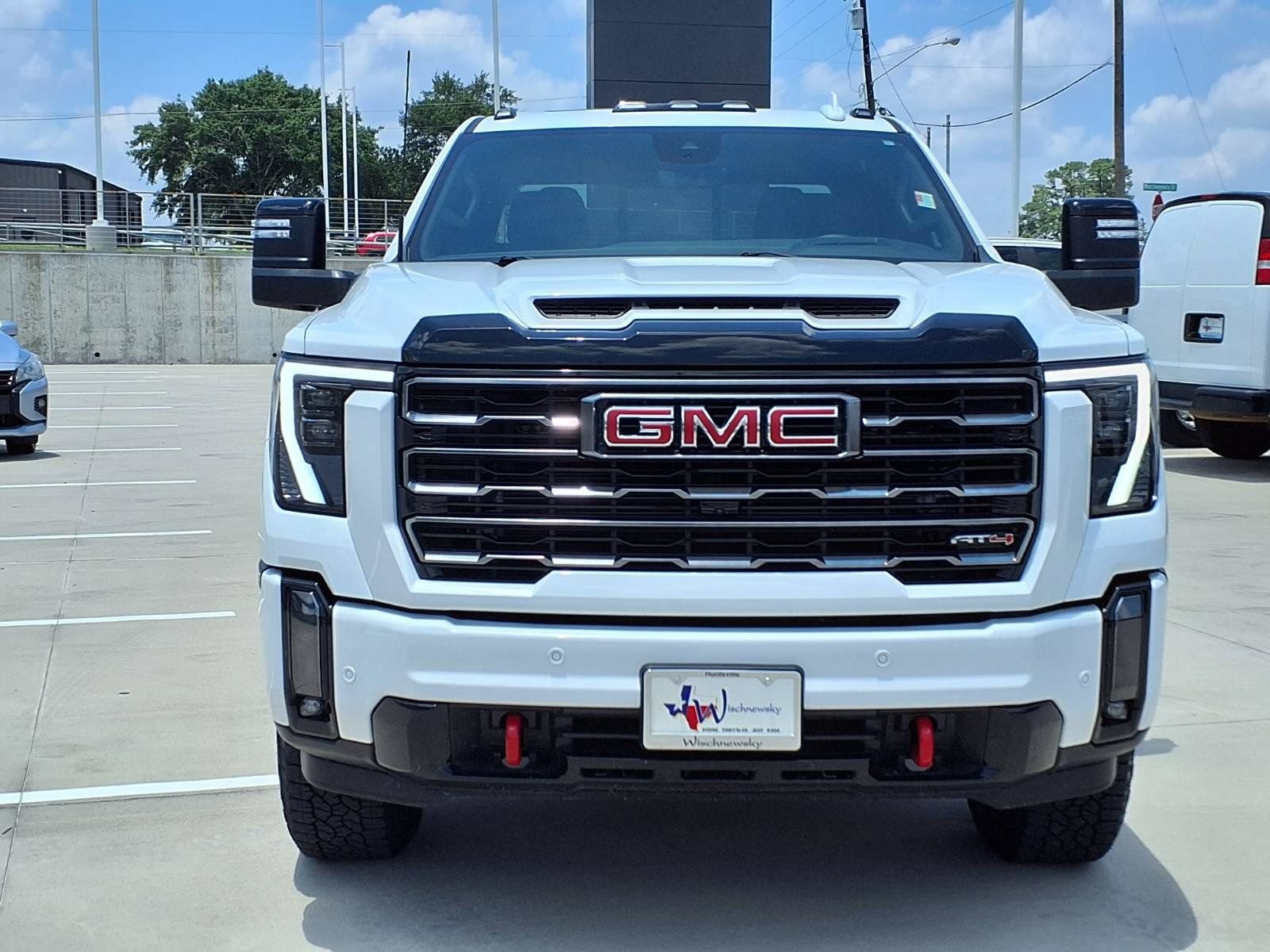 Used 2024 GMC Sierra 2500 AT4 w/ AT4 Premium Plus Package AWD/4WD image 4