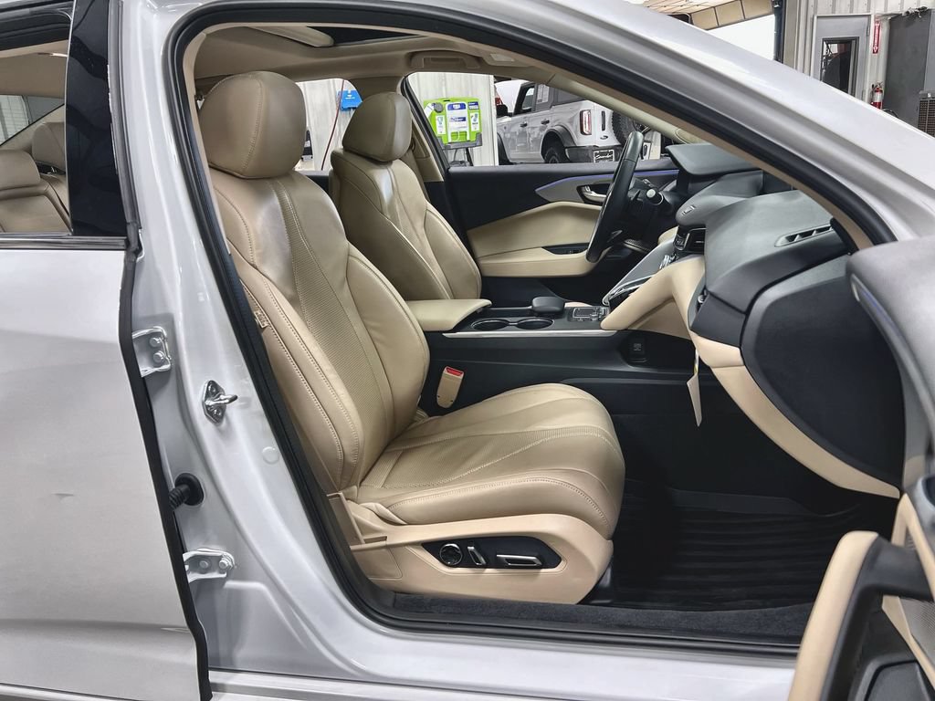 Used 2025 Acura TLX w/ Technology Package FWD image 27