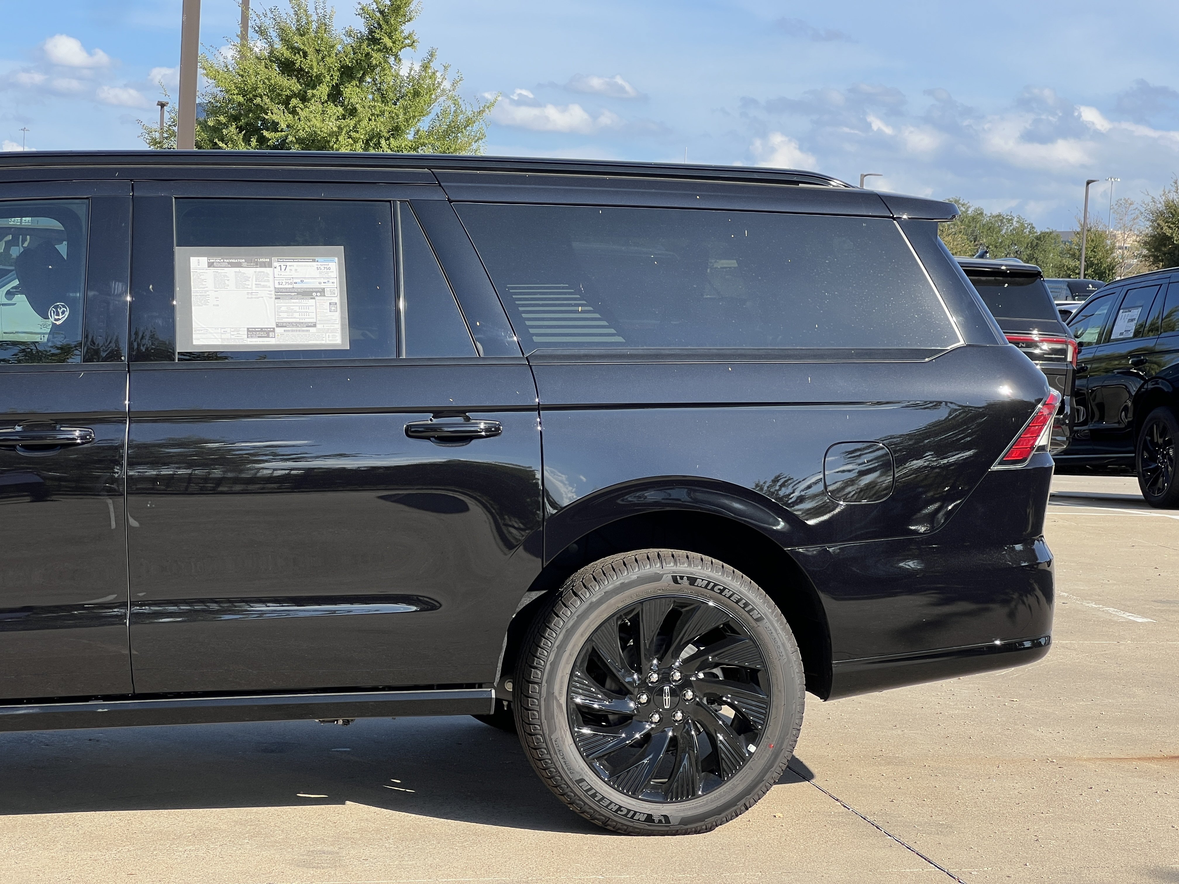 New 2027 Lincoln Navigator L Reserve w/ Jet Appearance Package AWD/4WD image 6