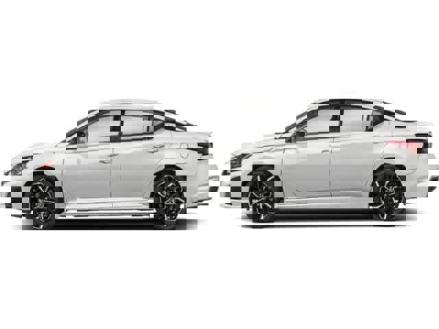 Used 2023 Nissan Altima 2.5 SR w/ SR Premium Package image 3