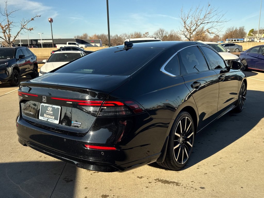 Used 2024 Honda Accord Touring image 4