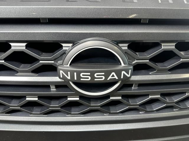 Used 2022 Nissan Frontier SV image 9