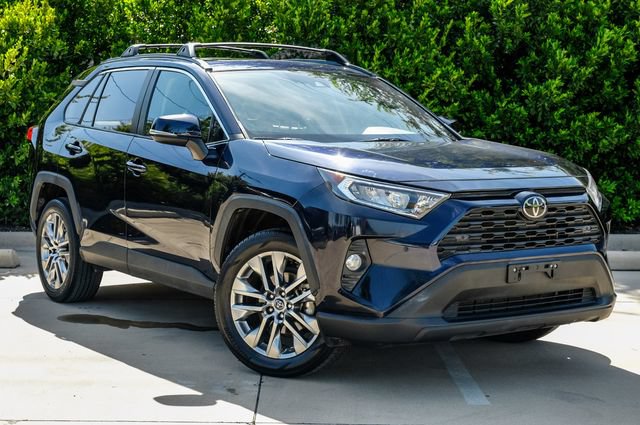 Used 2020 Toyota RAV4 XLE Premium AWD/4WD image 7
