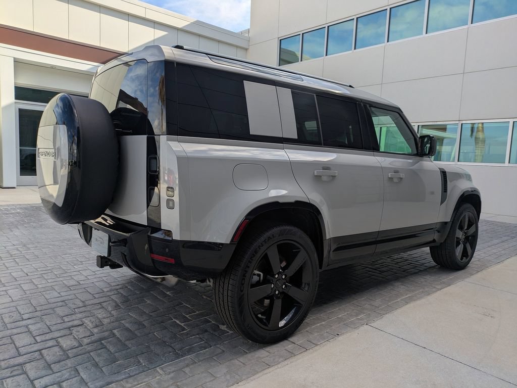 New 2026 Land Rover Defender 110 X-Dynamic SE AWD/4WD image 5