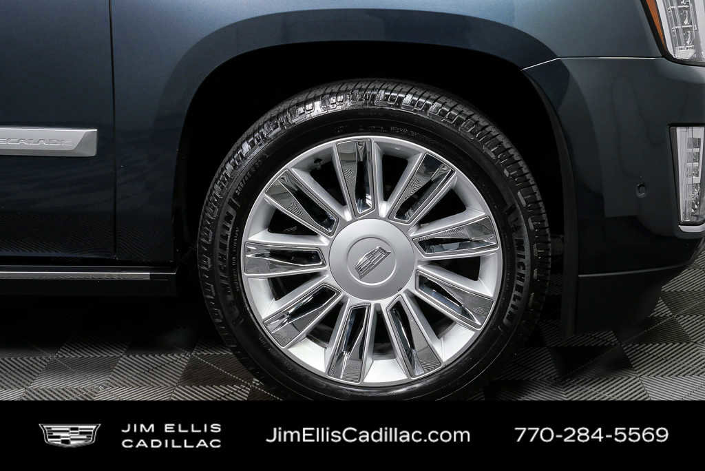 Used 2020 Cadillac Escalade ESV Platinum image 40