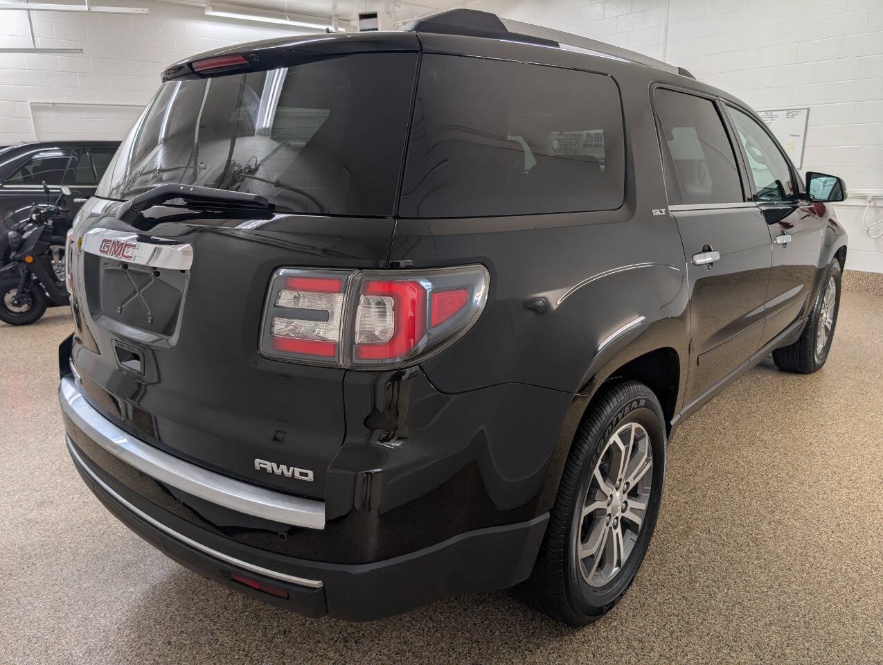 Used 2016 GMC Acadia SLT AWD/4WD image 4
