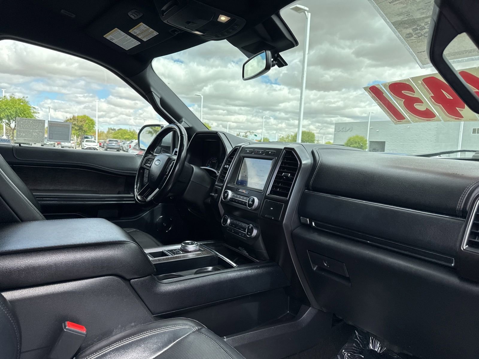 Used 2020 Ford Expedition Limited image 23