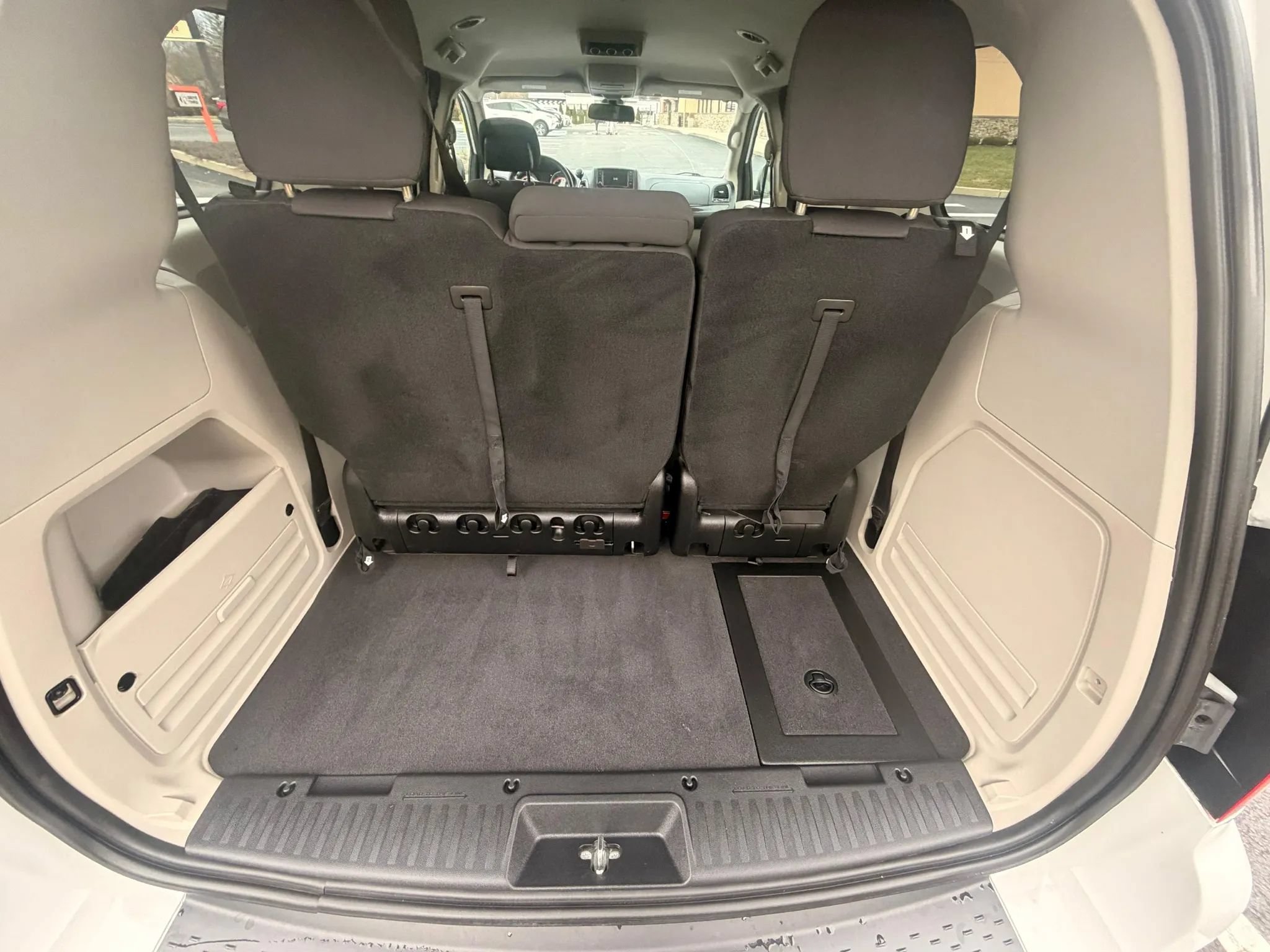 Used 2019 Dodge Grand Caravan SE FWD image 13