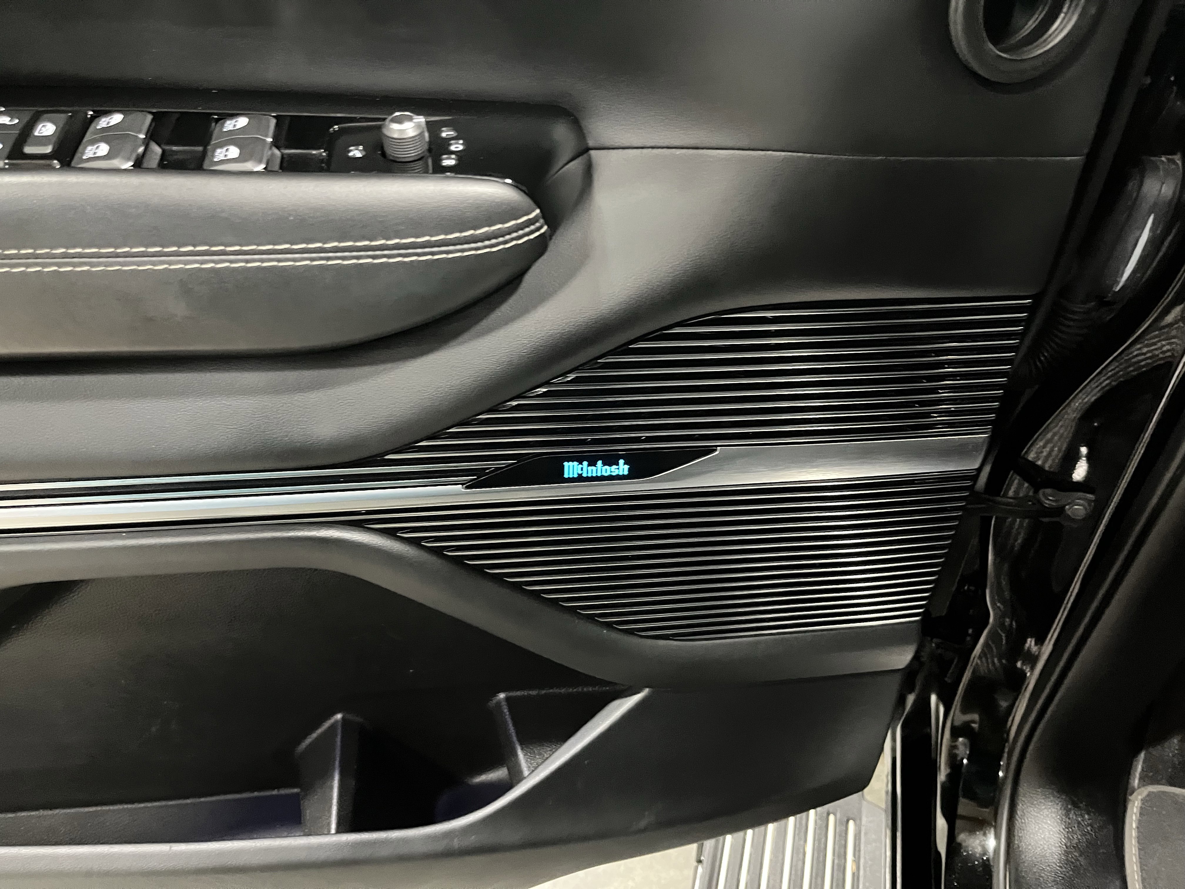 Used 2024 Jeep Grand Wagoneer L Series II w/ Quick Order Packagew 28T image 19