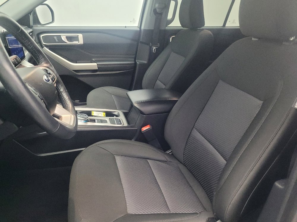 Used 2022 Ford Explorer XLT image 17