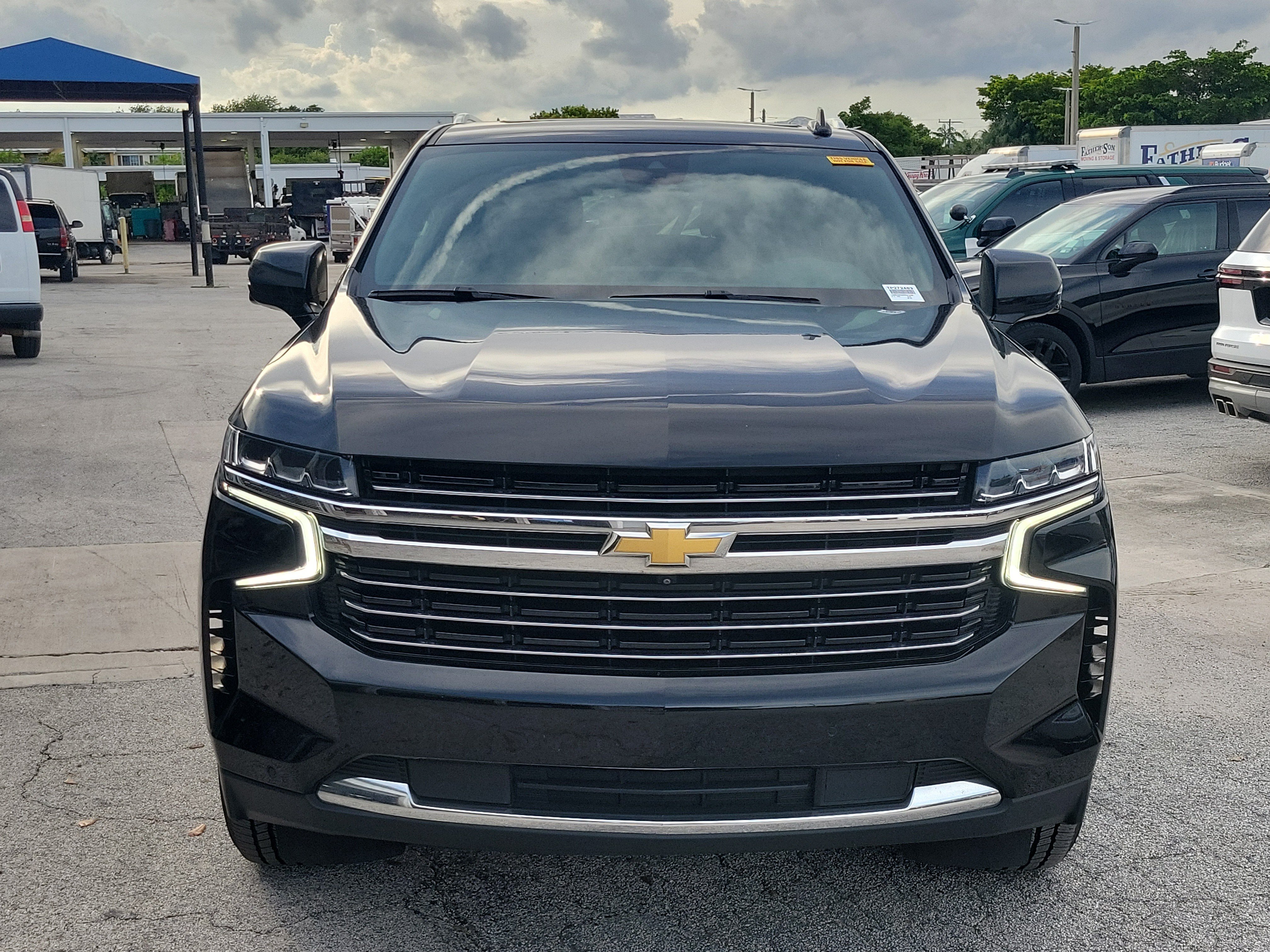 Used 2024 Chevrolet Tahoe LT w/ Luxury Package RWD image 2