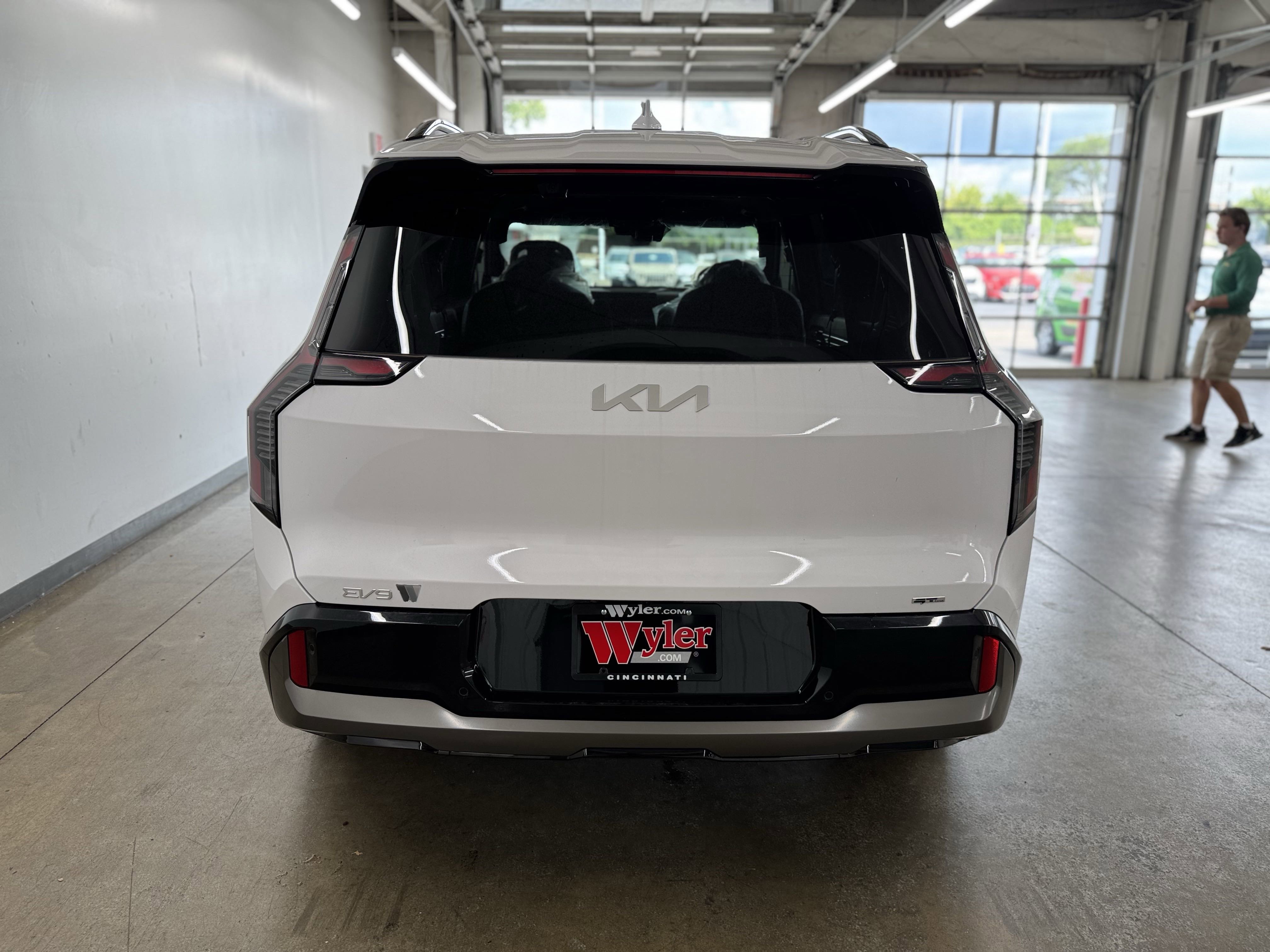New 2026 Kia EV9 GT-Line image 4