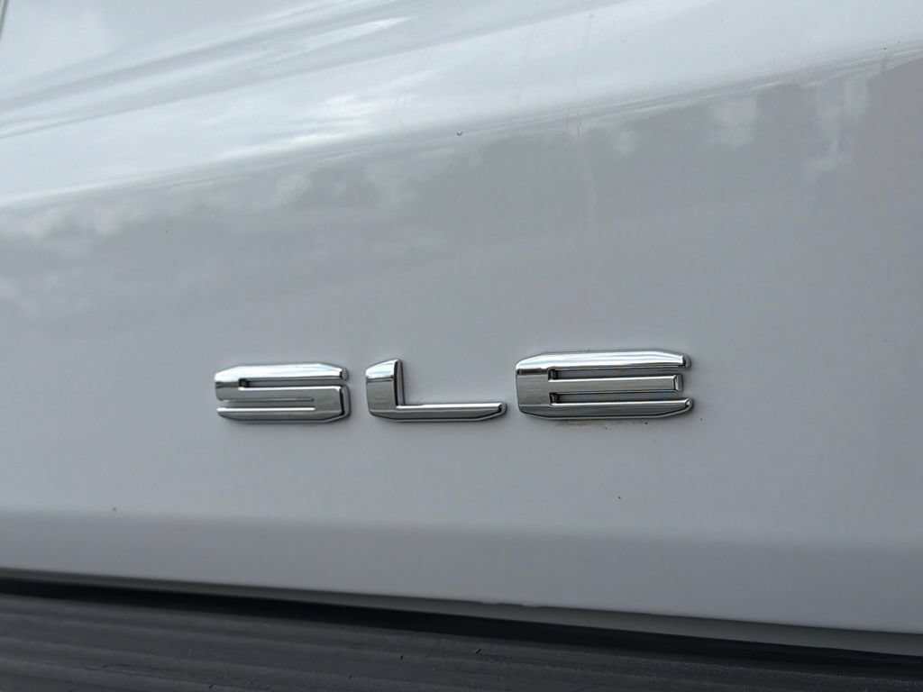 Used 2022 GMC Yukon SLE w/ Gmc Pro Safety Plus Package AWD/4WD image 18